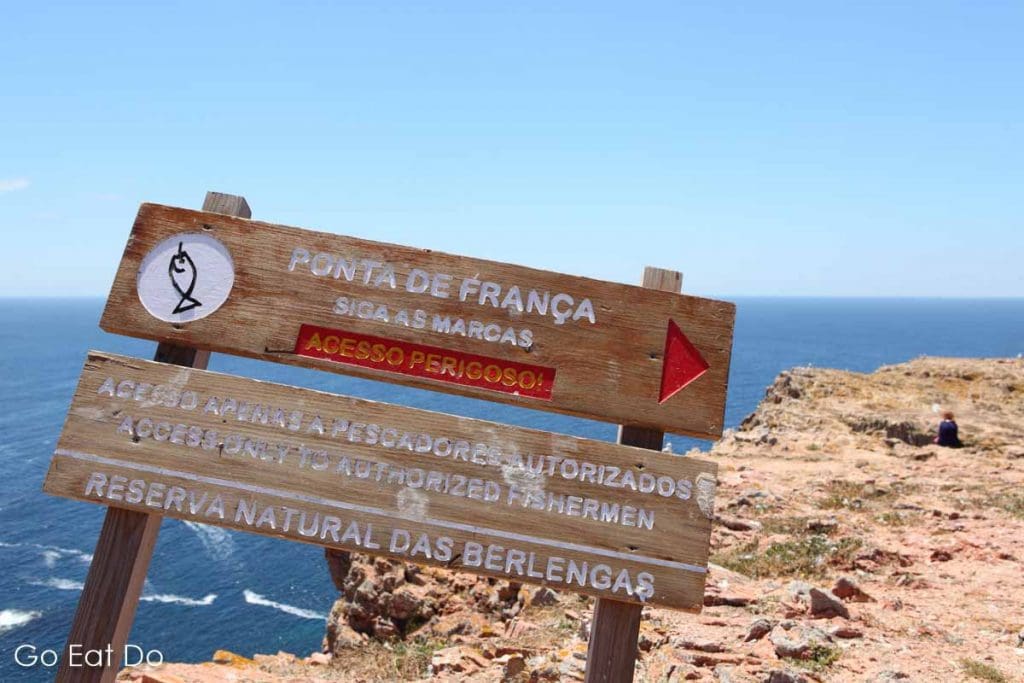 Sign warning that fishing is restricted in the Reserva Natural das Berlengas nature reserve