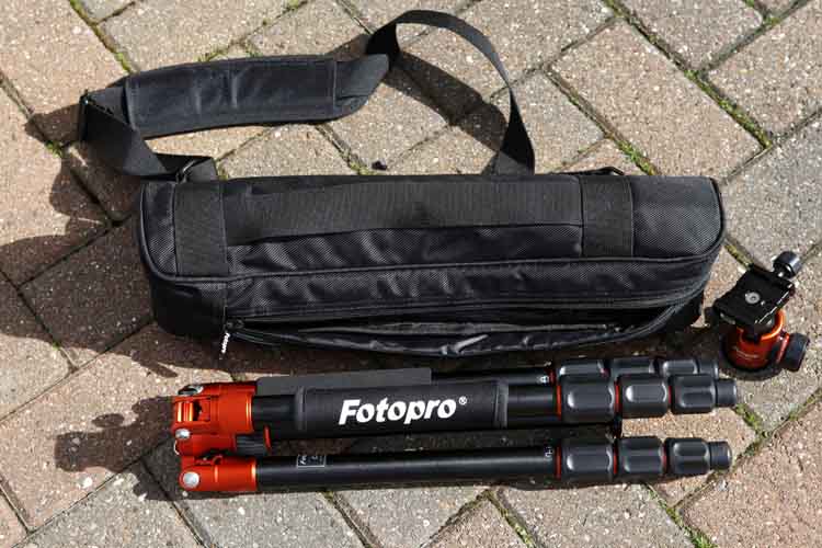 Rollei C5-i tripod for travel photography with its black carrying case
