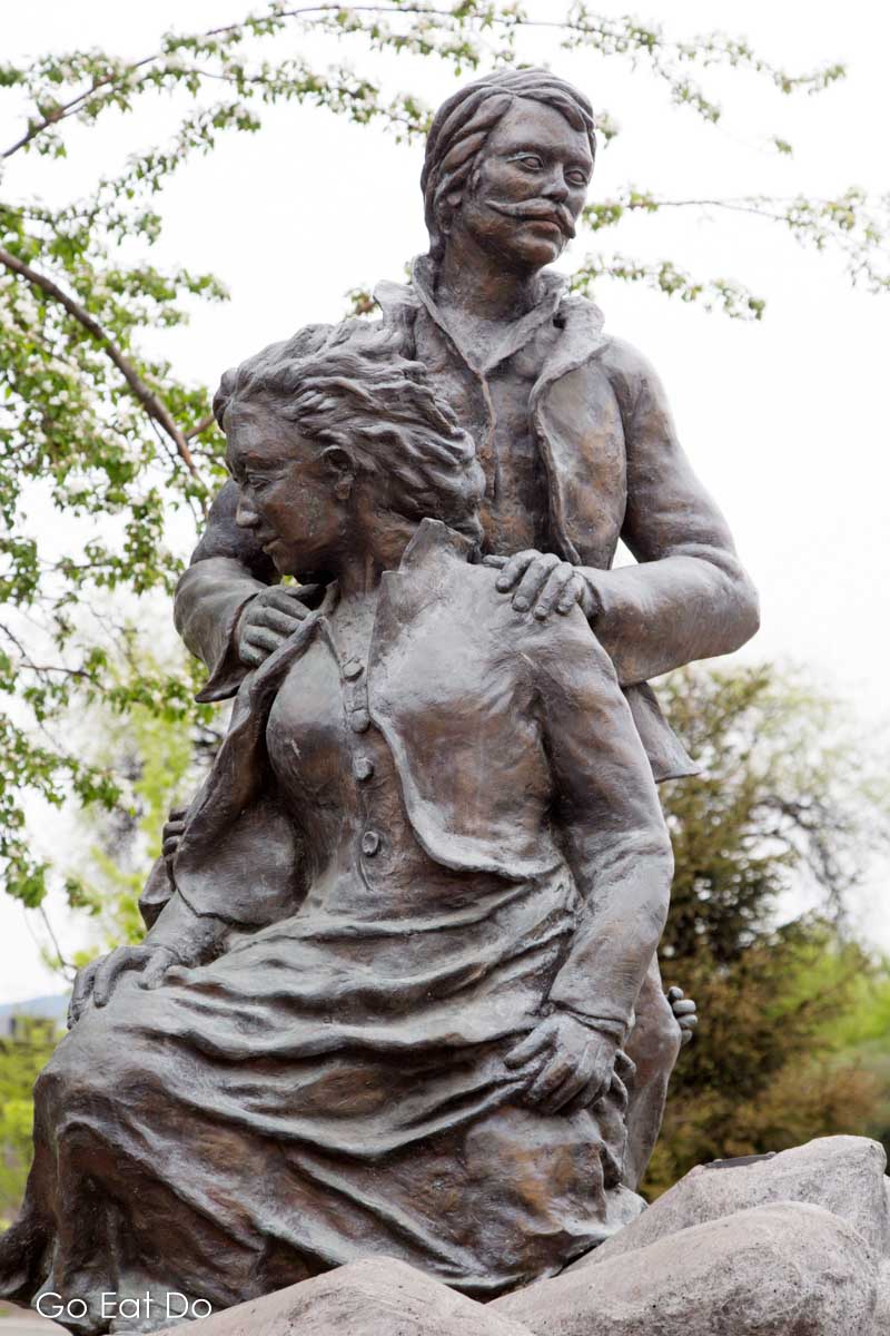 Statue of the Overlanders of 1862 in Kamloops, British Columbia, depicting Catherine and Augustus Schubert who trekked from Fort Garry, which is today Winnipeg.