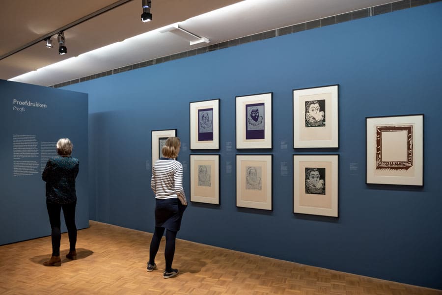 People view the Picasso on Paper art exhibition at the Kunsthal Rotterdam. Photo by Lotte Stekelenburg.