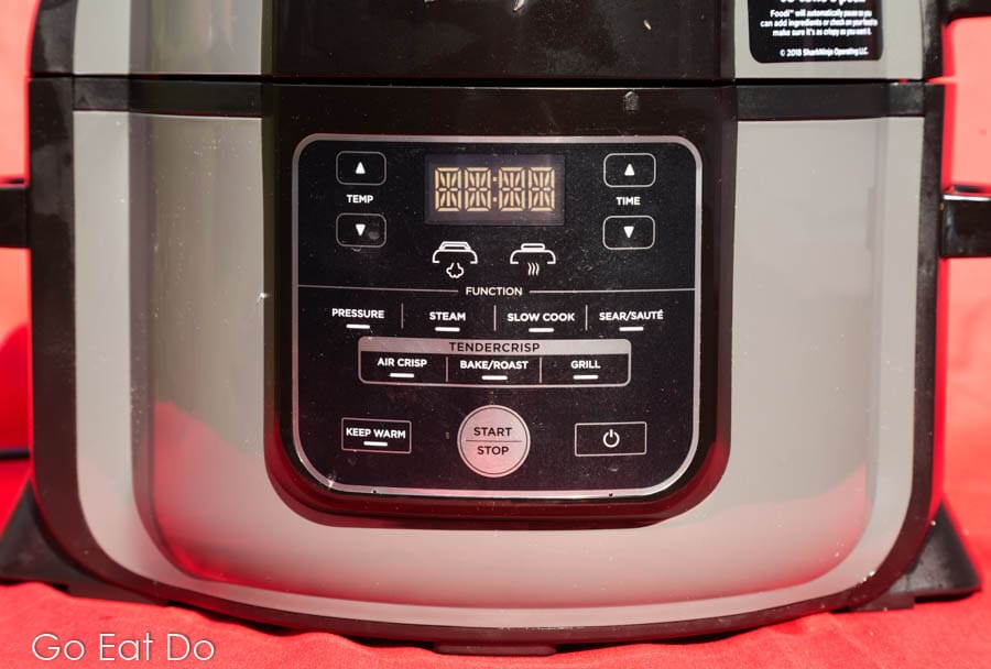 Buttons on the front of the Ninja Foodi Multi-cooker