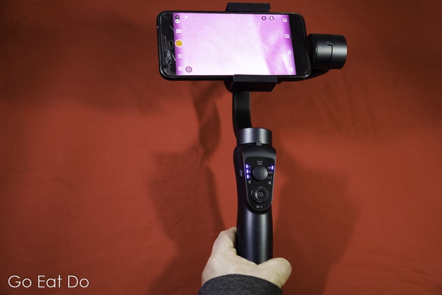 Smartphone mounted on the PNY Mobee Gimbal Stabiliser.