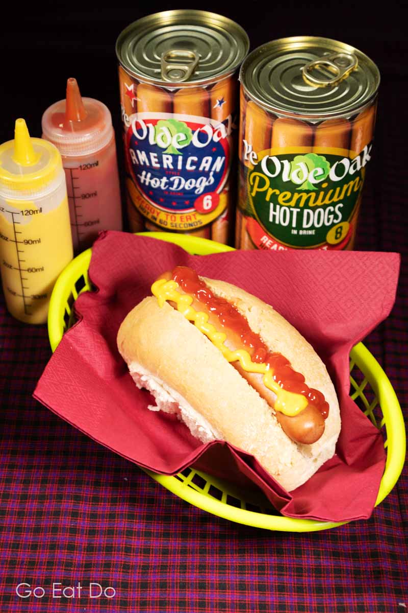Looking for tasty hot dog recipe ideas? Here Olde Oak hot dogs are served in a finger bun with ketchup and mustard. Try this Spanish hot dog recipe for something different.