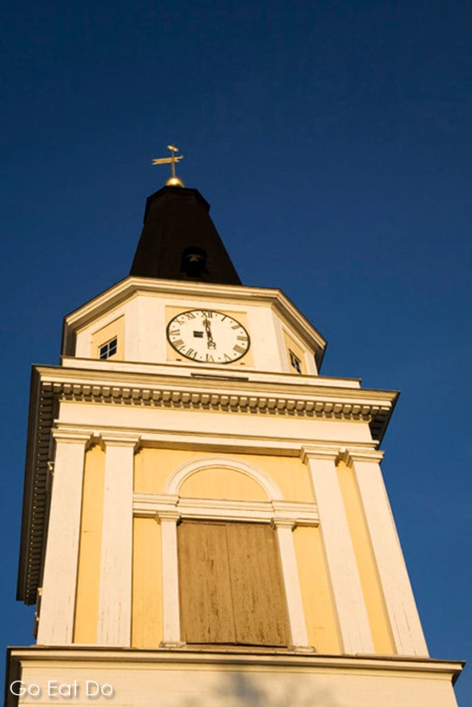 Enjoy every minute of a city break in Tampere. The clock tower of the Old Church (Vanha kirkko) has only an hour hand and stands on the city's central square.