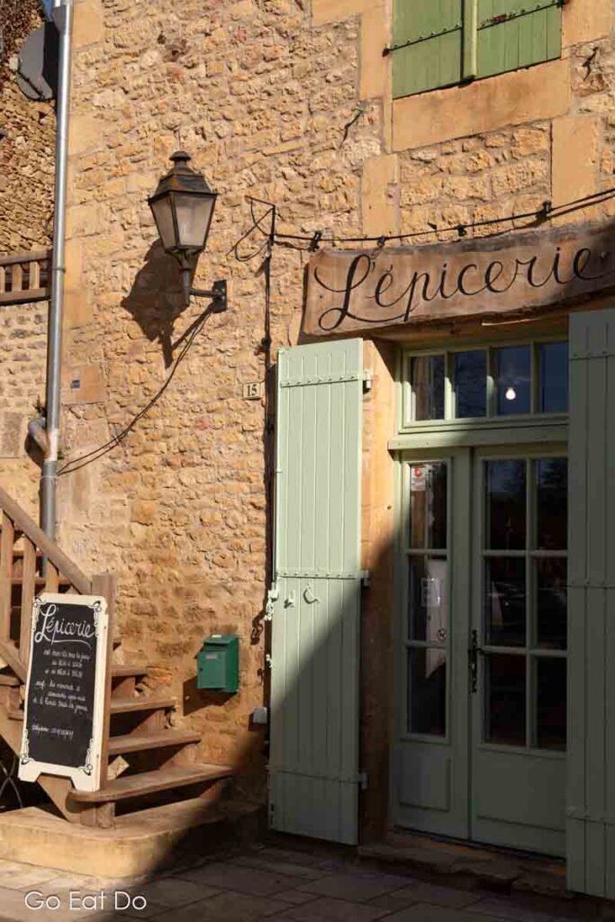 A traditional-looking shop in Dordogne Périgord