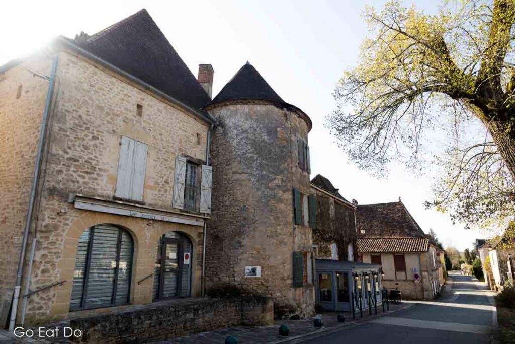 Reasons to visit Dordogne Périgord include its picture postcard pretty villages
